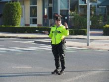 Na križovatke pri City Arene v Trnave nefungujú semafory, riadia ju policajti