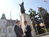 V Trnave rozbehli petíciu proti premiestneniu Pomníka osloboditeľov