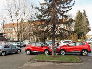 Parkovisko pri škole na Ulici Jána Bottu v Trnave spoplatnili