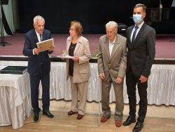 Unikát z Cífera: Marián Pavlík zozbieral svadobné fotografie stoviek Cíferčanov