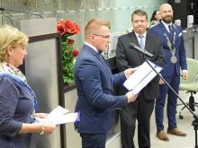 FOTO: Noví poslanci zložili sľub, do funkcie vstúpilo 28 nestraníkov