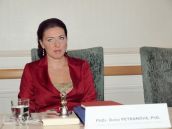Dekanka Petránová obhajuje účasť Rostása na konferencii FMK UCM