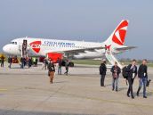 Netradičná oslava: Na letisku v Piešťanoch pristál Airbus z Prahy