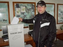 VOĽBY 2018: Prehľad kandidátov na starostu od obce Dlhá po Hrnčiarovce