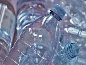 V Trnave budú recyklovať plastové fľaše, vznikne polotovar na výrobu nových