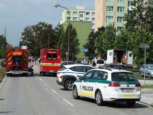 Na Golianovej v Trnave je rušno, na mieste sú policajti aj hasiči