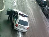 Dohnal policajtku k porušeniu zákona hlad či povinnosti?