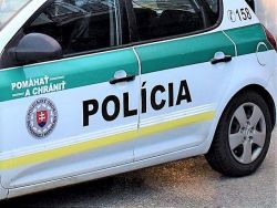Chytili Čecha, ktorého hľadali piešťanskí policajti za prepadnutie trafiky