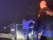 Súd s policajtmi: Za kopance do ženy po divokej naháňačke majú problémy