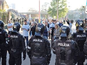 Kollárovu ulicu uzavrú, polícia chystá na derby Spartak - Slovan opatrenia
