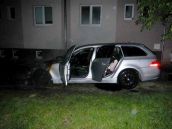 Na Ulici Andreja Hlinku v noci horel automobil