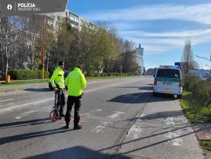 Na Bučianskej zrazilo auto školáčku na priechode pre chodcov