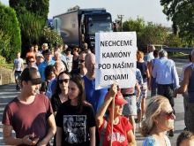 Kamióny z Modranky nezmizli, riešenie je zatiaľ len v štádiu papierovačiek