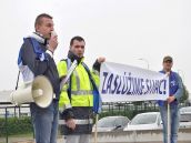 Odborári zamestnancom trnavskej automobilky: Podpisy za štrajk nadriadení neuvidia