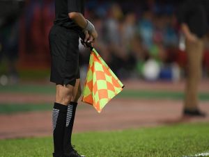 Uvažuje sa o zmene pravidiel vo futbale, má byť menej ofsajdov a rúk