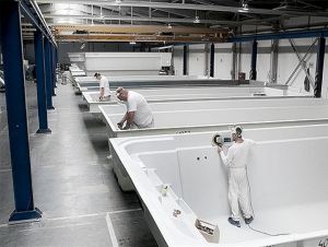 Výrobca bazénov Reku - Slovakia mieri z Trnavy do Voderád