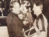 Retro: Už je to jasné! Grékov pochovali broskyne