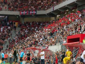 Červeno-čierne korbáče, folklór aj aplauz Ujlakymu. Spartak sa chystá na Žilinu