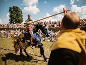 Festival Rotenstein sa vráti na Červený kameň, chýbať nebude rytiersky turnaj