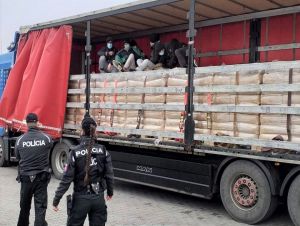 V kamióne v Šelpiciach našli policajti šiestich Afgáncov, štyria sú ešte deti