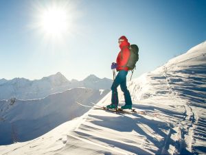 Aký výstroj a odev má zvoliť skialpinista?