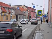 Na Sladovníckej skúsia vodičov pribrzdiť ostrovčekom