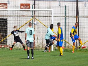 Futbal, 8. liga A: Ružindol zdolal Košolnú, Dolná Krupá deklasovala Voderady