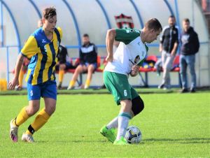 Futbal, 8. liga A: Boleráz B zdolal Modranku, v Dolnej Krupej tri červené karty