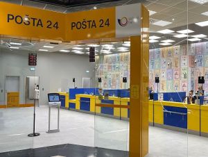 Poštárka z trnavskej pobočky pošty okradla starších ľudí o 25 tisíc eur
