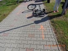 V Špačinciach mali dve nehody na jednej ulici: Zrazili sa cyklistky, o kúsok ďalej vozidlá