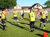 Futbal, 7. liga A: Špačince po výhre nad Suchou a zaváhaní Bieleho Kostola oslavujú postup