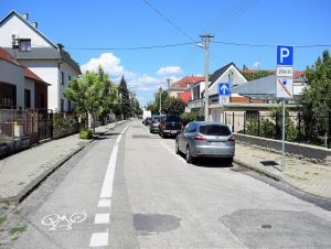 Trnava od septembra spoplatní parkovanie aj v rezidenčných zónach na Špíglsáli