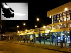 Recidivista s nožom lúpil na trnavskej železničnej stanici, skončil vo väzbe