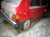 Strieľali na auto, posádka im ušla