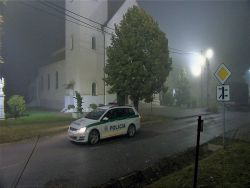 Farár v Šulekove chcel v noci slúžiť omšu a predávať kalendáre
