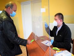 V Šúrovciach pomáha pri testovaní aj tamojší kňaz Marián Kolenčík