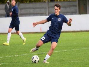 Futbal, 9. ligy: Hrnčiarovce dali deväť gólov, v Koplotovciach tri červené
