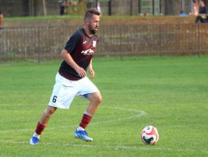 Futbal, 8. liga B: V Ostrove sa kopalo päť penált, Moravany i Leopoldov vyhrali