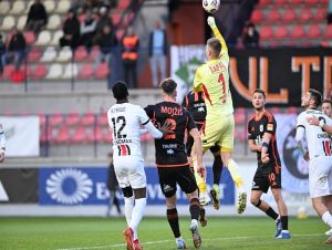 Spartak remizoval v Ružomberku, prišiel o vylúčeného Azanga