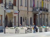 V centre Trnavy sa objavili prvé sezónne terasy
