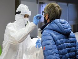 FOTO: Trnavský poslanec poskytol žiariče, testovať sa bola aj herečka Blesáková
