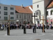 Na Veľký piatok ponesú veriaci mestom kríže