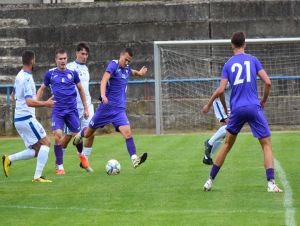 Futbal, 5. a 6. liga: Hlohovec smolne prehral, Vrbové a Cífer pokračujú víťazne