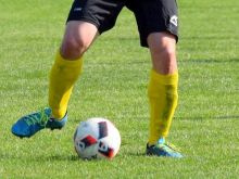 Futbal, 8. liga A: Slávia remizovala v Šúrovciach, Vlčkovce zaskočili Smolenice
