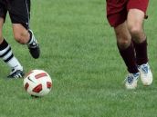 Futbal, III. trieda B: Vedúce trio zakoplo, Pečeňady aspoň s bodom