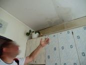 Obsah susedovho záchoda končí v jeho kuchyni!