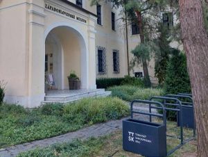 Trnavský samosprávny kraj vybavil svoje organizácie cyklostojanmi
