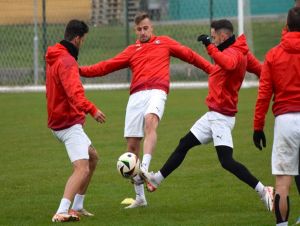 Gašparík pred Podbrezovou rieši stred obrany, do bránky pôjde Frelih, ale...