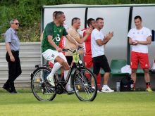 Futbal, 6. liga: Piešťany utiekli Zavaru, Ujlaky sa lúčil s fanúšikmi v Zelenči na bicykli