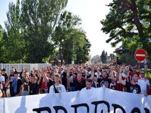 Slobodu fanúšikom! Ultras Spartaka na proteste žiadali uvoľnenia pre šport